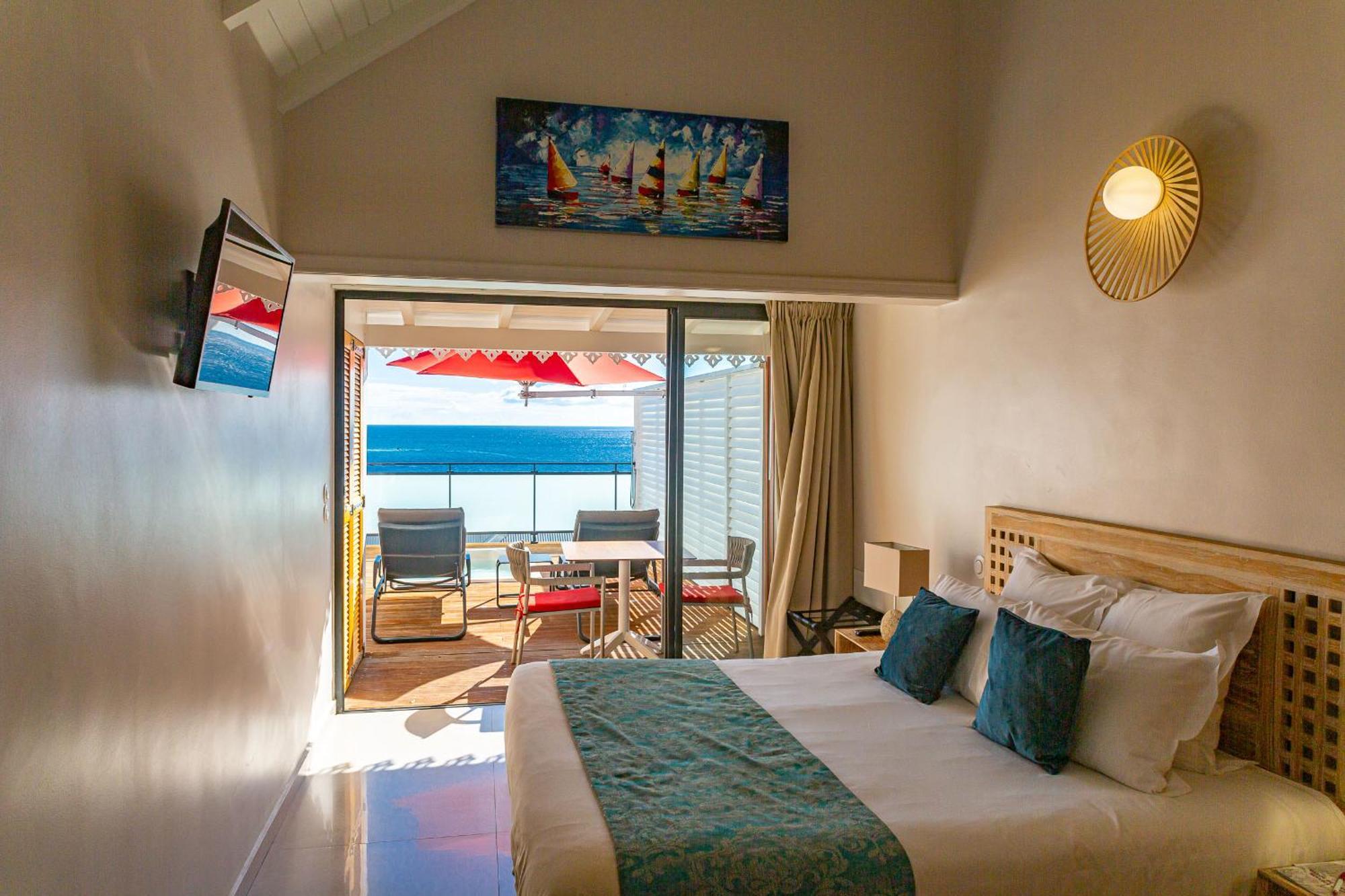 Les Galets Rouges Lodges & Spa Bouillante Exterior photo